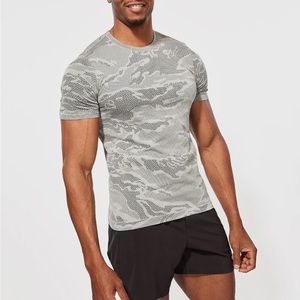 LULULEMON X BARRY'S CITY CAMO METAL VENT BREATHE SS - NWT
